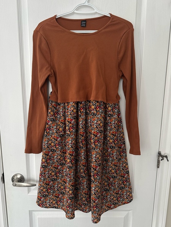 SHEIN Dresses & Skirts - NWOT Rust Ditsy Floral Long Sleeve Ribbed Dress Nursing Breastfeeding Maternity
